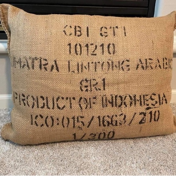 Genuine burlap feedsack pillow - Picture 2 of 2